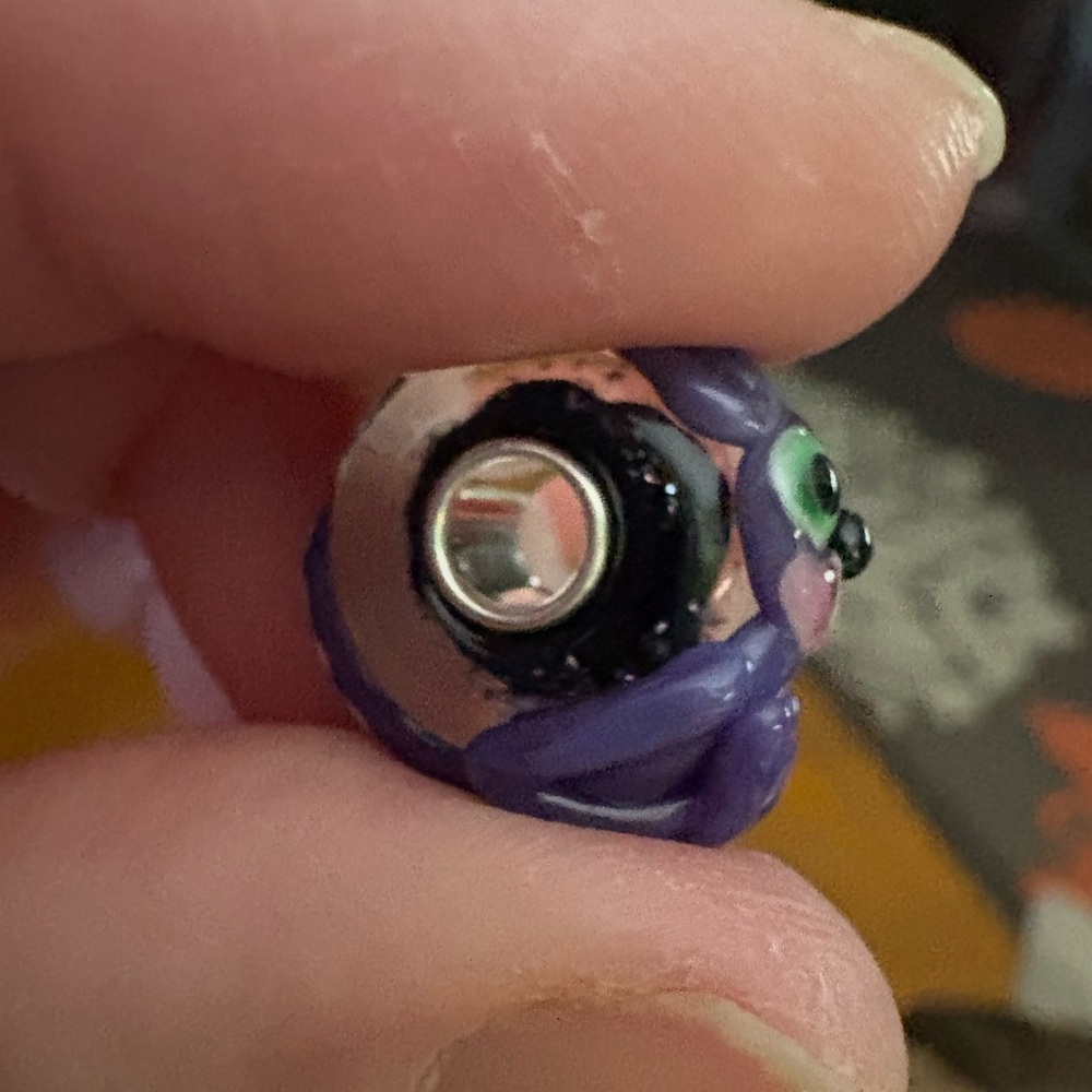 Elfbead bat - Picture 2 of 2